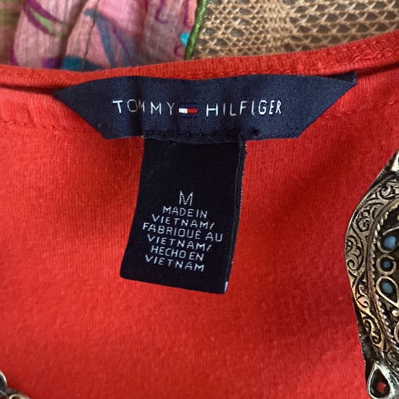 Tommy Hilfiger beautiful stretch top size medium - Picture 4 of 5